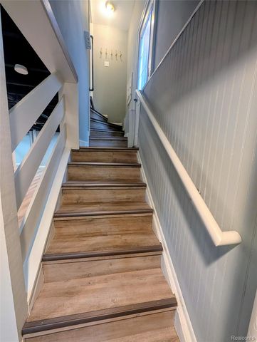 312 MCKINLEY Avenue, Grosse Pointe Farms, MI 48236