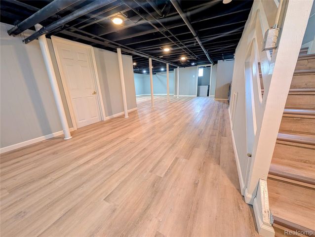 312 MCKINLEY Avenue, Grosse Pointe Farms, MI 48236