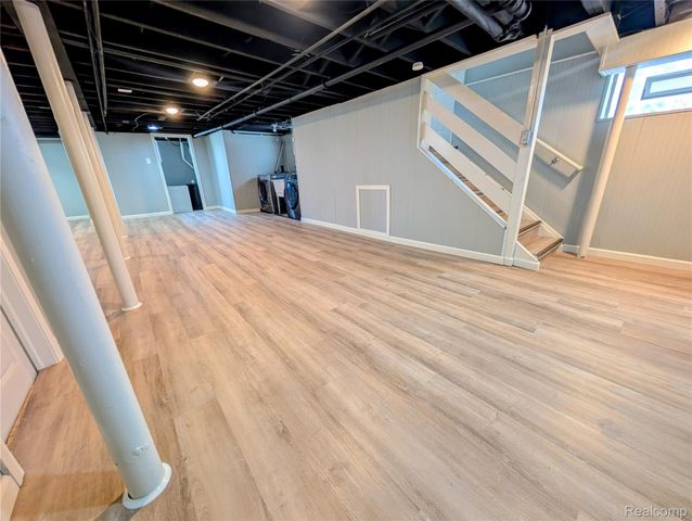 312 MCKINLEY Avenue, Grosse Pointe Farms, MI 48236