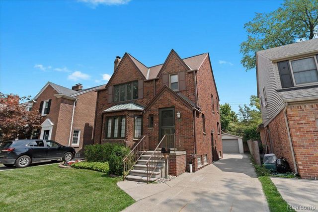 312 MCKINLEY Avenue, Grosse Pointe Farms, MI 48236