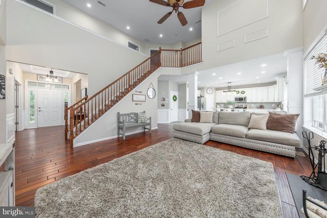 8 WOODFIELD DR, Swedesboro, NJ 08085