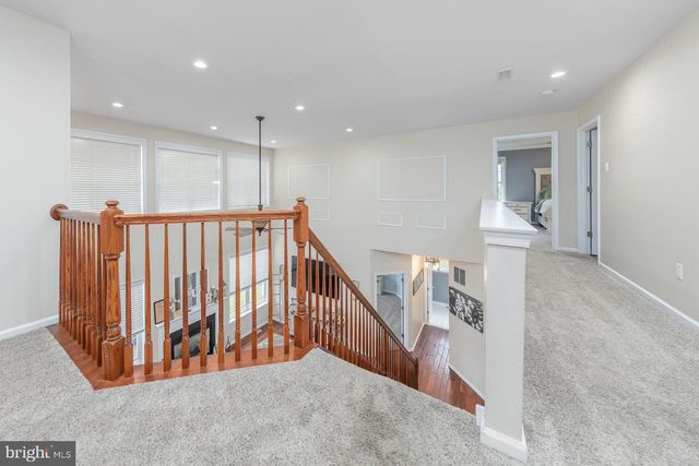 8 WOODFIELD DR, Swedesboro, NJ 08085
