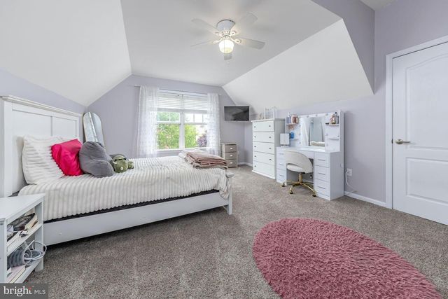 8 WOODFIELD DR, Swedesboro, NJ 08085