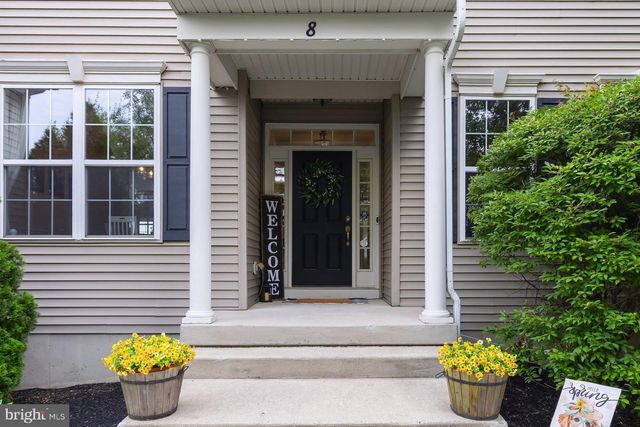 8 WOODFIELD DR, Swedesboro, NJ 08085