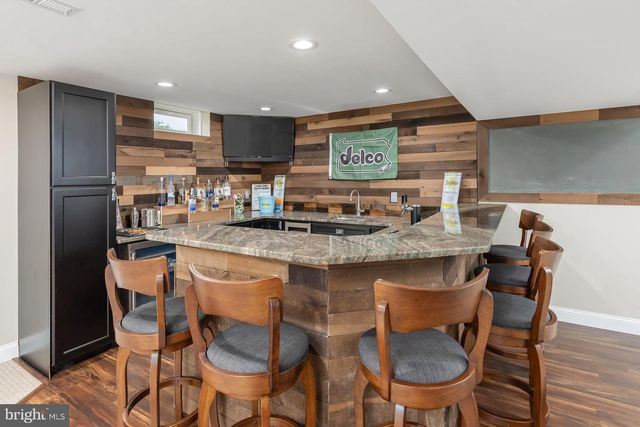 8 WOODFIELD DR, Swedesboro, NJ 08085