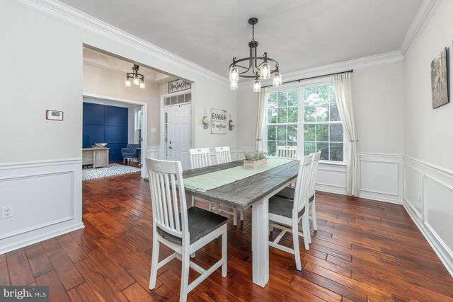 8 WOODFIELD DR, Swedesboro, NJ 08085