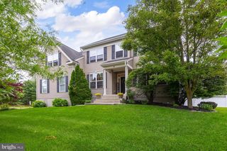 8 WOODFIELD DR, Swedesboro, NJ 08085