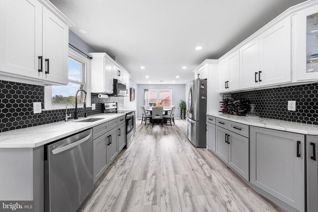 1804 ELMHURST DR, Whitehall, PA 18052