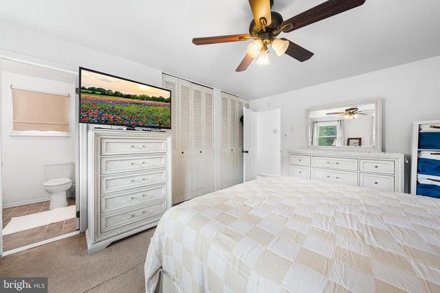 1804 ELMHURST DR, Whitehall, PA 18052