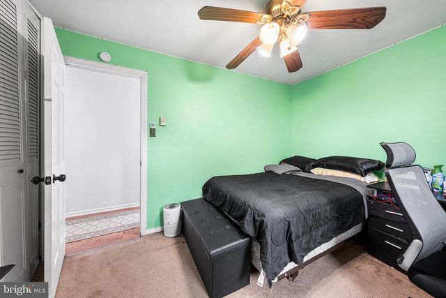 1804 ELMHURST DR, Whitehall, PA 18052
