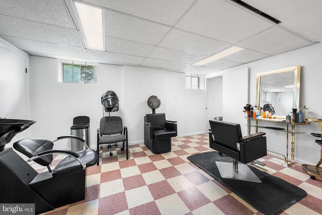 1804 ELMHURST DR, Whitehall, PA 18052