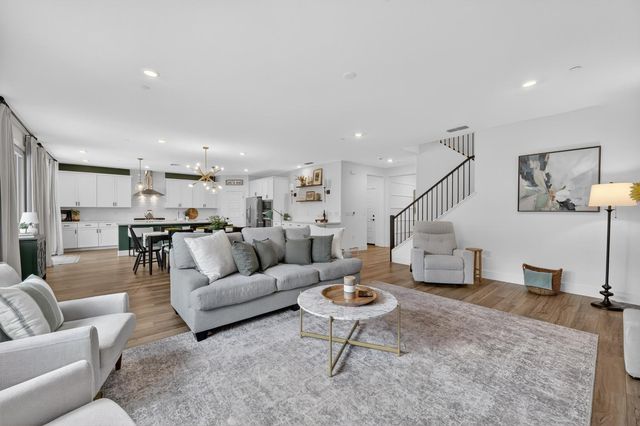 5089 Marshmallow Dr, Roseville, CA 95747