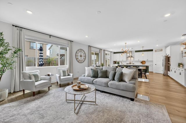 5089 Marshmallow Dr, Roseville, CA 95747