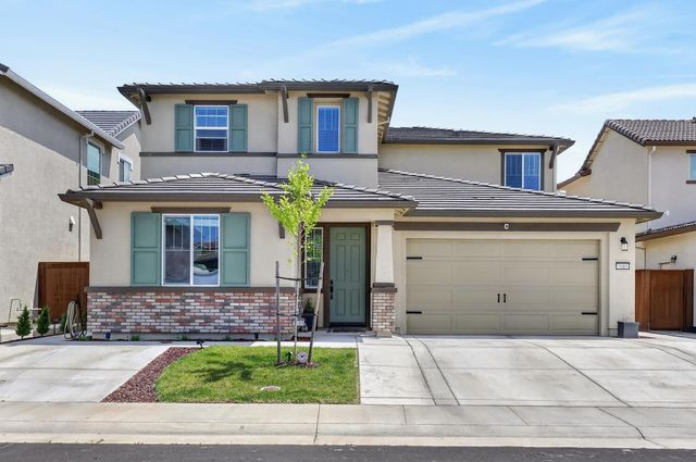 5089 Marshmallow Dr, Roseville, CA 95747