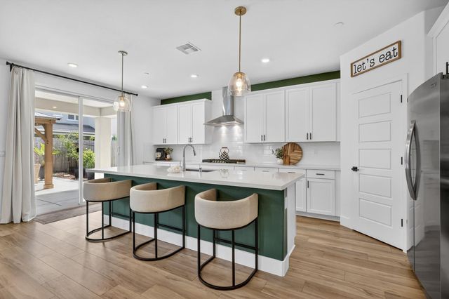 5089 Marshmallow Dr, Roseville, CA 95747