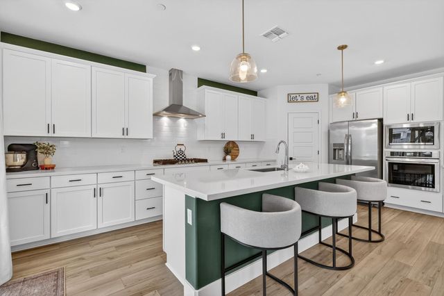 5089 Marshmallow Dr, Roseville, CA 95747
