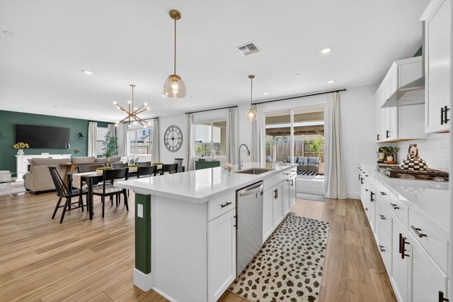 5089 Marshmallow Dr, Roseville, CA 95747