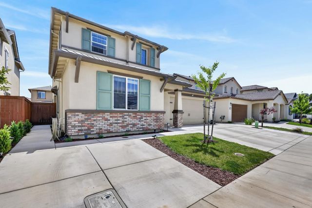5089 Marshmallow Dr, Roseville, CA 95747