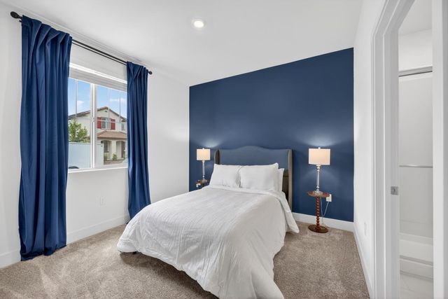 5089 Marshmallow Dr, Roseville, CA 95747