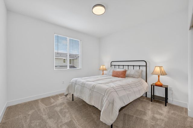 5089 Marshmallow Dr, Roseville, CA 95747