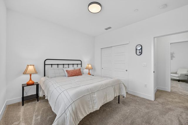 5089 Marshmallow Dr, Roseville, CA 95747