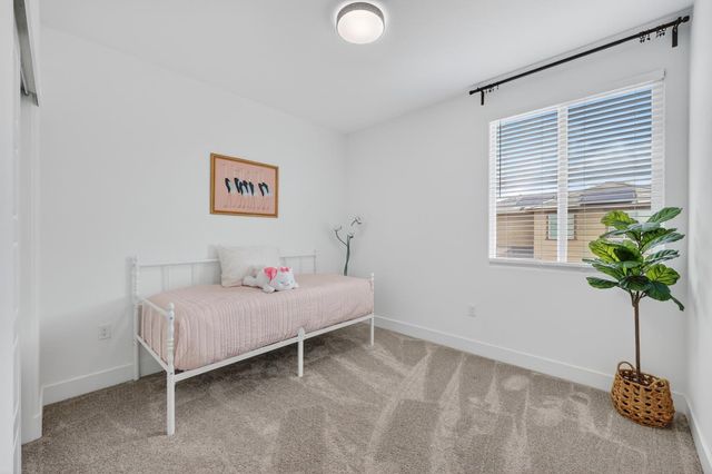 5089 Marshmallow Dr, Roseville, CA 95747