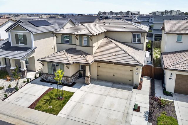5089 Marshmallow Dr, Roseville, CA 95747