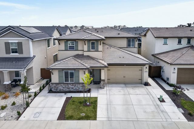 5089 Marshmallow Dr, Roseville, CA 95747