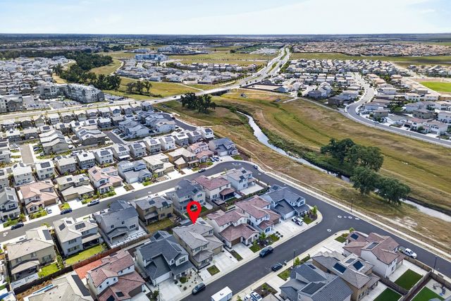 5089 Marshmallow Dr, Roseville, CA 95747