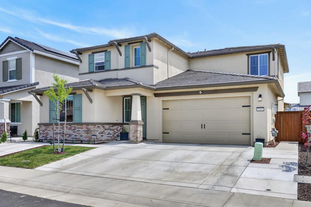 5089 Marshmallow Dr, Roseville, CA 95747