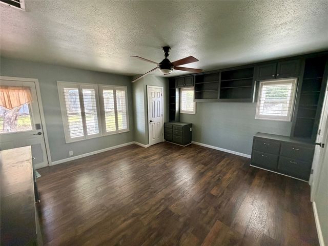 100 E Austin Street, Leonard, TX 75452