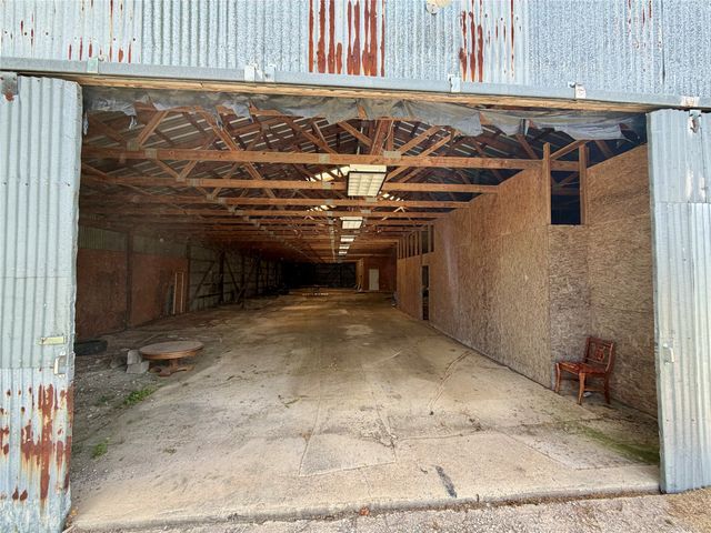 100 E Austin Street, Leonard, TX 75452