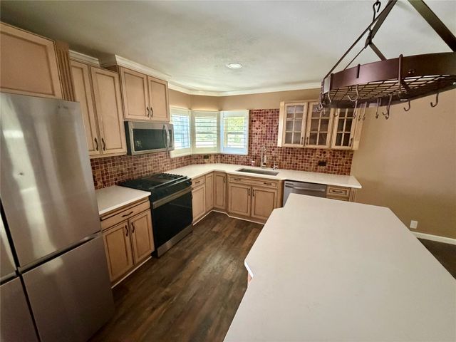 100 E Austin Street, Leonard, TX 75452