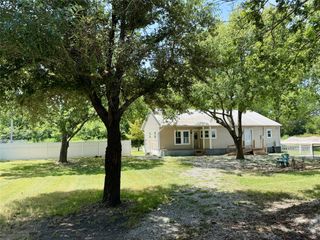 100 E Austin Street, Leonard, TX 75452