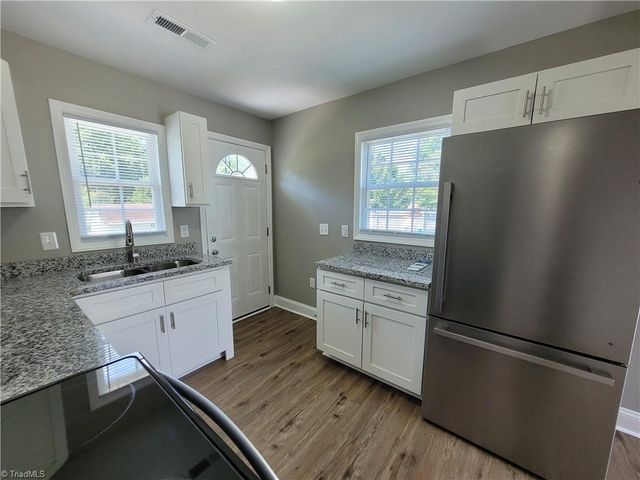 800 Dodson Mill Road 5, Pilot Mountain, NC 27041