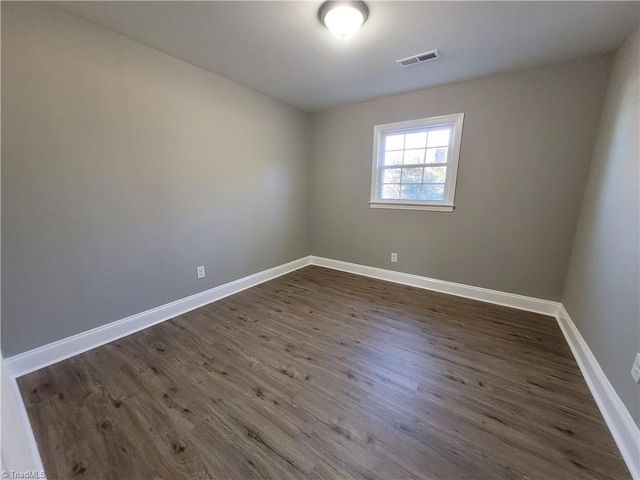800 Dodson Mill Road 5, Pilot Mountain, NC 27041