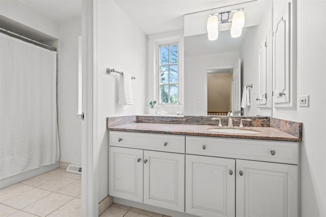 520 Greenwood Avenue, Kenilworth, IL 60043