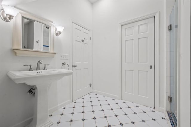 520 Greenwood Avenue, Kenilworth, IL 60043