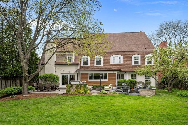 520 Greenwood Avenue, Kenilworth, IL 60043