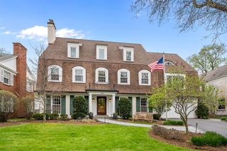520 Greenwood Avenue, Kenilworth, IL 60043