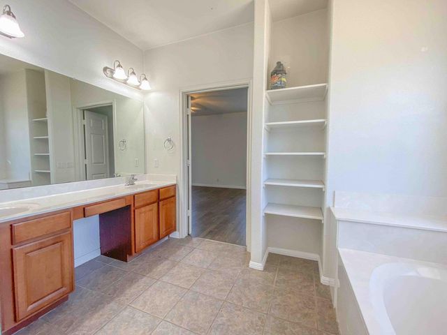 609 W 37th ST, Austin, TX 78705