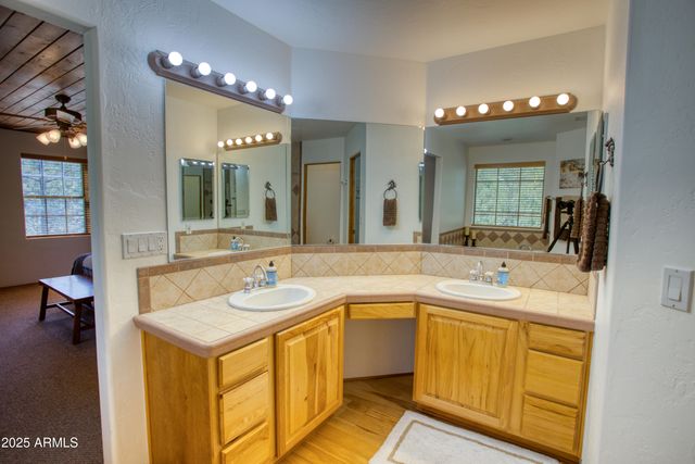 915 Lakeshore Drive, Lakeside, AZ 85929