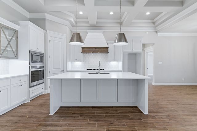 1016 Paradise Parkway, Poolville, TX 76487