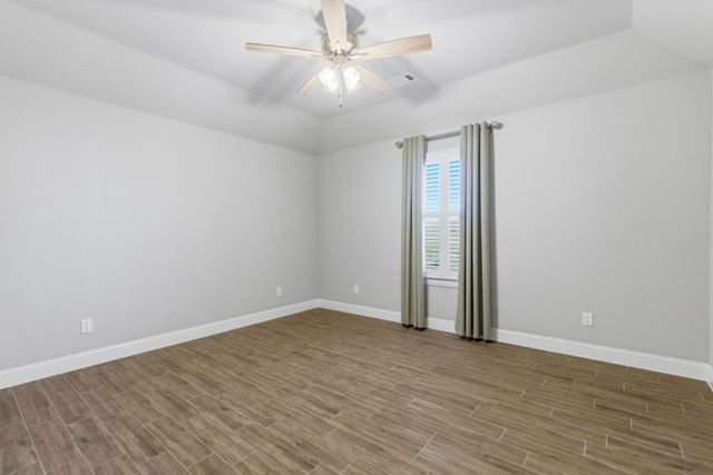 1016 Paradise Parkway, Poolville, TX 76487