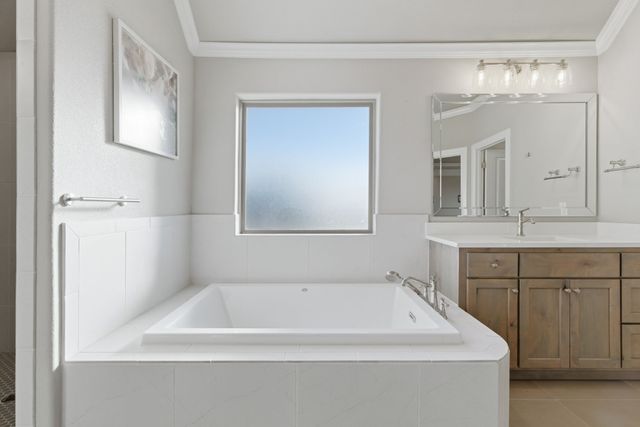 1016 Paradise Parkway, Poolville, TX 76487