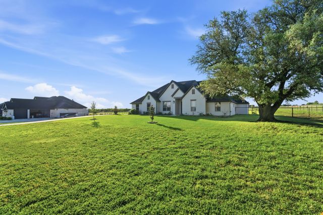 1016 Paradise Parkway, Poolville, TX 76487