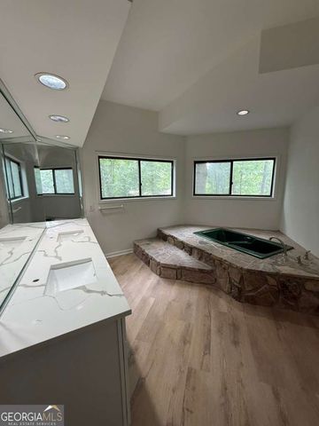 352 N Peak Drive, Alpharetta, GA 30022