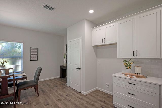 1524 NICHOLSON Road, Jacksonville, FL 32207