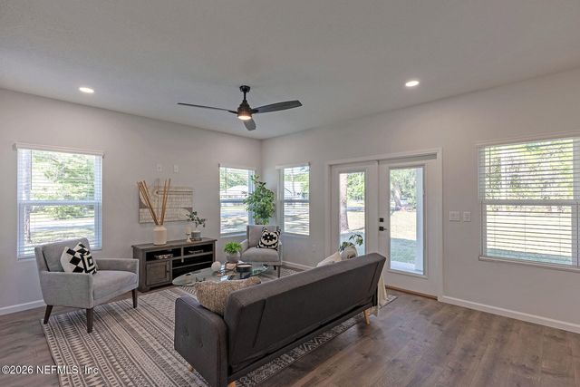 1524 NICHOLSON Road, Jacksonville, FL 32207