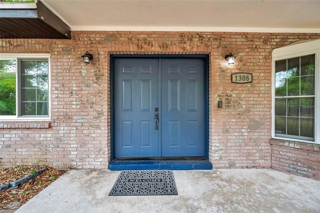 1308 W PERDIZ STREET, Tampa, FL 33612